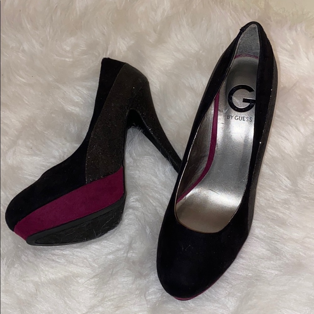 Black burgundy & sprinkled gray GUESS heels!